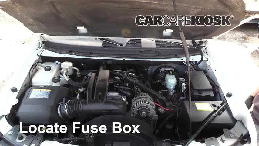 2007 GMC Envoy Denali 5.3L V8 Fuse (Engine) Check